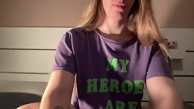 petiteetoile online show from 03-18-26, 10:13