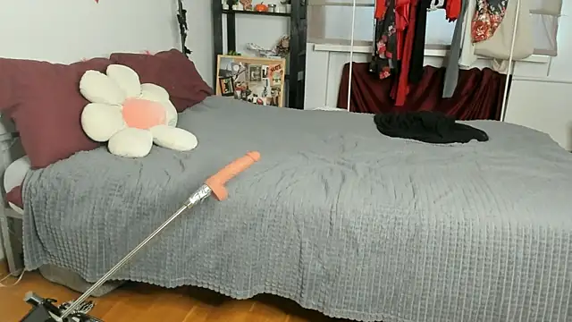 Snapshot of CalmFever chatting on 02-19-26, 01:18 CalmFever online show from 02-19-26, 01:18