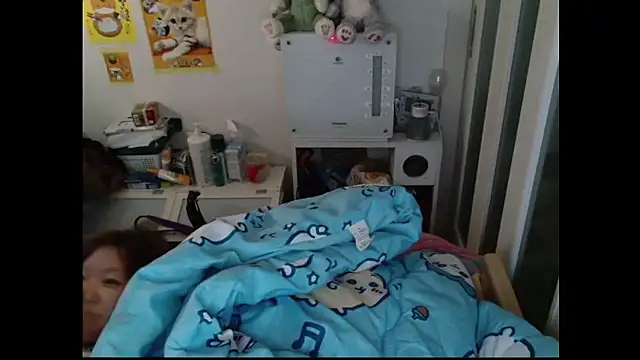 Snapshot of rie__123 chatting on 02-18-26, 04:47 rie 123 online show from 02-18-26, 04:47