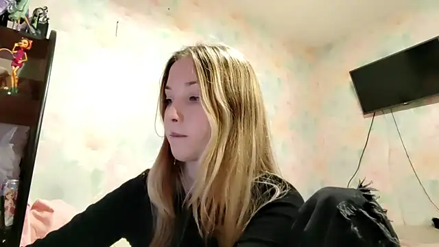 TiaBIanks online show from 03-11-26, 09:48