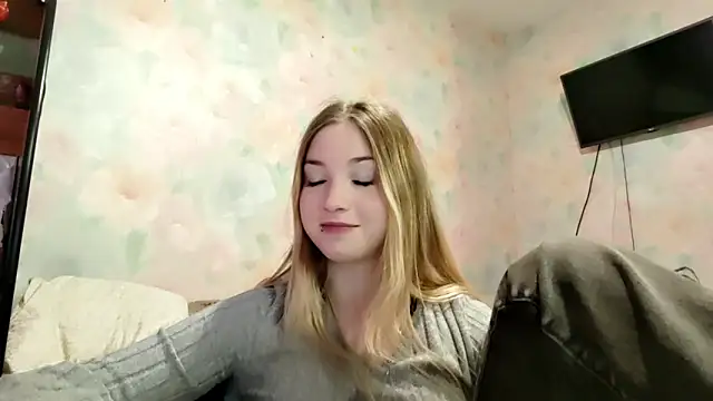 TiaBIanks online show from 04-20-26, 06:49