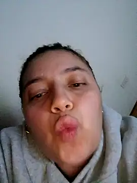MajoArias online show from 05-02-26, 04:39