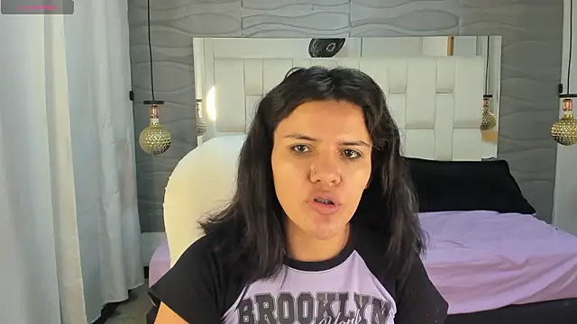 Snapshot of Thaliaa_Lopez chatting on 02-17-26, 10:45 Thaliaa Lopez online show from 02-17-26, 10:45