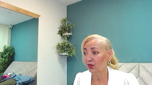 AmelieLux online show from 03-05-26, 06:37