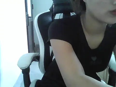 -Nuna- online show from 03-17-26, 05:55