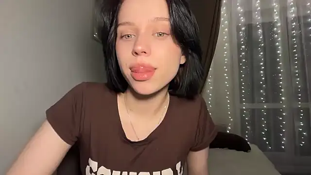 Snapshot of _luna_fox_ chatting on 02-08-26, 03:59 luna fox online show from 02-08-26, 03:59