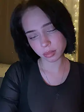 Snapshot of _luna_fox_ chatting on 02-17-26, 05:08 luna fox online show from 02-17-26, 05:08