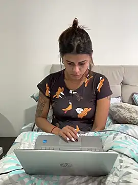 RachelWeisz  online show from 04-21-26, 11:49