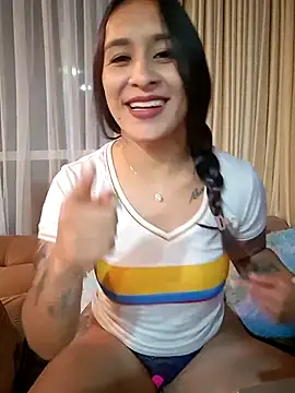 Snapshot of Paola_andrade chatting on 05-23-26, 01:55 Paola andrade online show from 05-23-26, 01:55