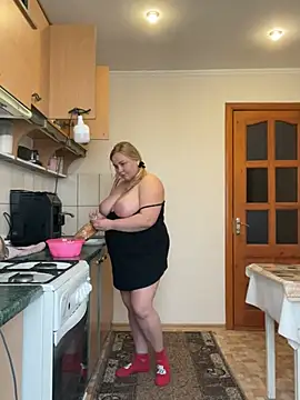 Snapshot of Mommy-girl-Lola chatting on 02-12-26, 02:01 Mommy-girl-Lola online show from 02-12-26, 02:01