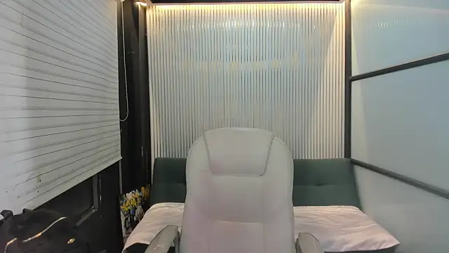 lorraineHunter online show from 04-07-26, 12:16