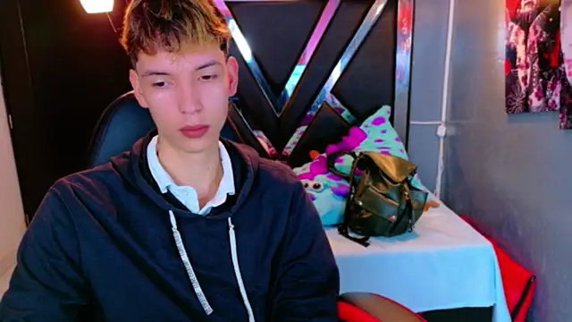 Liam Green1 online show from 02-23-26, 12:02