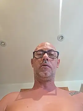 Snapshot of pareja47 chatting on 07-05-26, 01:51 pareja47 online show from 07-05-26, 01:51