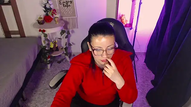 QueenRose94 online show from 04-10-26, 01:38