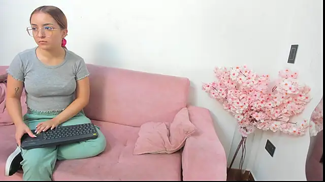 Kitty f00x online show from 07-08-26, 01:04
