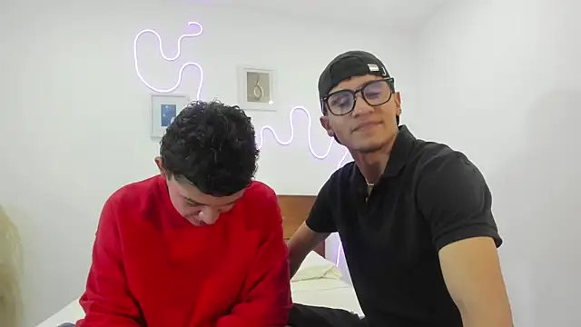 Snapshot of hardcoreheat_ind chatting on 02-15-26, 11:12 hardcoreheat ind online show from 02-15-26, 11:12