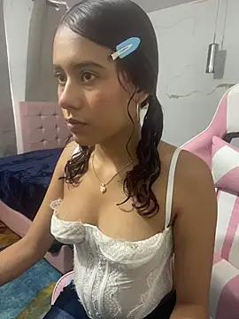 Rylia online show from 04-04-26, 02:03