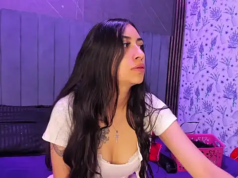 TiffanyDream8 online show from 04-22-26, 08:43