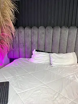 Nanda vixen  online show from 03-10-26, 08:47