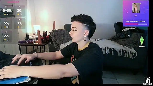 kittyfitty29 online show from 04-22-26, 08:32