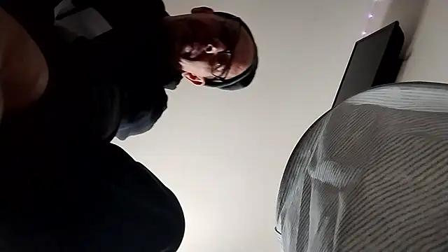 Snapshot of TheCreator42 chatting on 02-09-26, 03:49 TheCreator42 online show from 02-09-26, 03:49