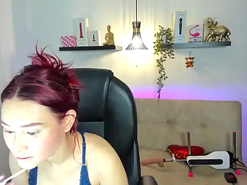 Snapshot of naomy_stanley chatting on 06-17-26, 12:24 naomy stanley online show from 06-17-26, 12:24