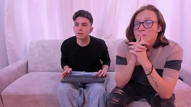 close friends online show from 05-29-26, 07:12