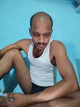 Snapshot of Daddyishere_19 chatting on 06-12-26, 05:06 Daddyishere 19 online show from 06-12-26, 05:06