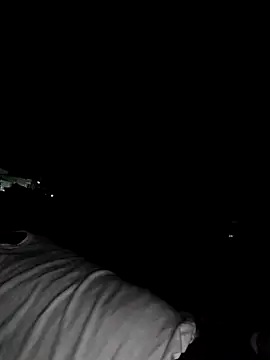 Snapshot of Daddyishere_19 chatting on 06-21-26, 04:53 Daddyishere 19 online show from 06-21-26, 04:53