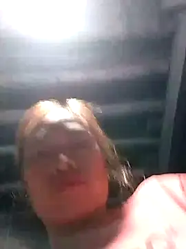 Snapshot of Nhoccon90 chatting on 02-15-26, 10:14 Nhoccon90 online show from 02-15-26, 10:14