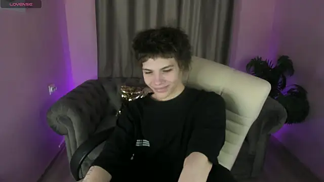 Snapshot of jeffry_pinkman chatting on 02-11-26, 03:39 jeffry pinkman online show from 02-11-26, 03:39