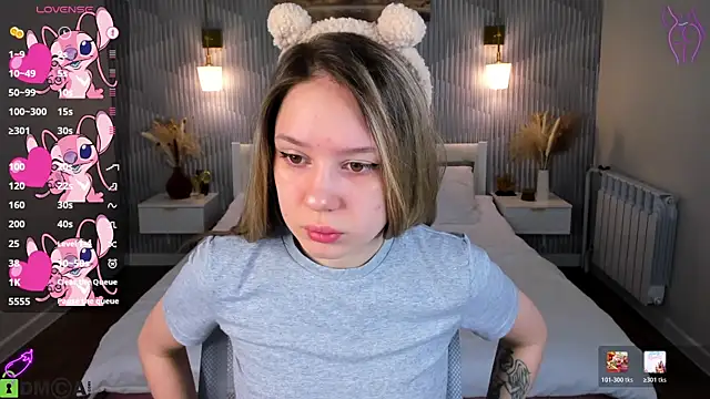 Mini Allice online show from 03-06-26, 01:13