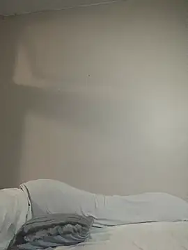 Snapshot of kentrella04 chatting on 02-18-26, 07:43 kentrella04 online show from 02-18-26, 07:43