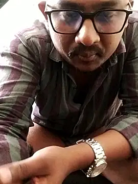 Snapshot of Eleganthasan chatting on 02-26-26, 11:09 Eleganthasan online show from 02-26-26, 11:09