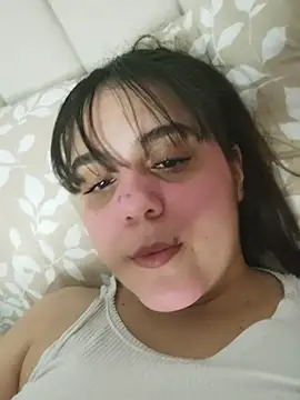 Snapshot of its_lauu_ chatting on 07-15-26, 05:34 its lauu online show from 07-15-26, 05:34