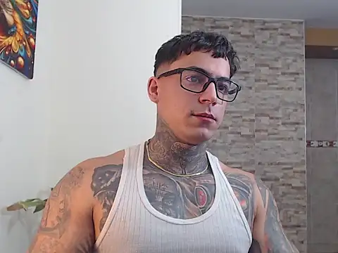 Snapshot of maxstrom111 chatting on 02-13-26, 02:02 maxstrom111 online show from 02-13-26, 02:02