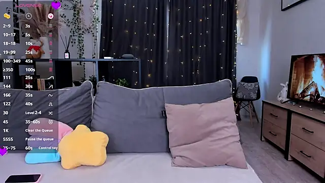 Snapshot of AmyLouWood chatting on 05-10-26, 09:47 AmyLouWood online show from 05-10-26, 09:47