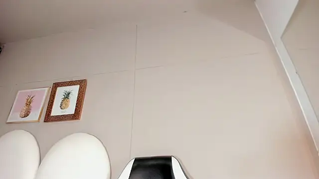 luna bradley  online show from 03-25-26, 12:22