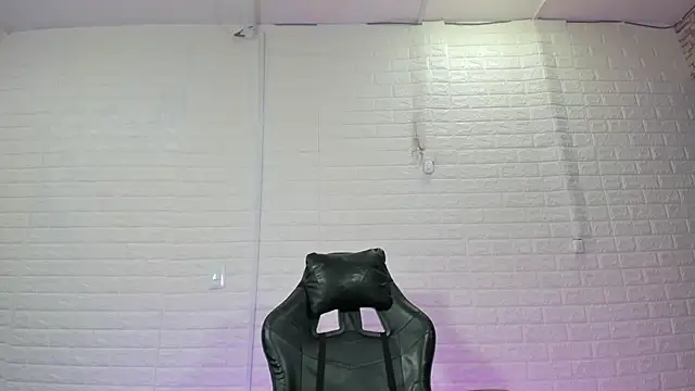 Sara Love 1 online show from 04-12-26, 03:33