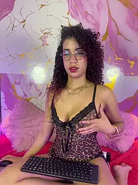 Woo isDaphne online show from 04-05-26, 11:24