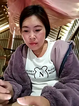 Yiyoongg online show from 02-15-26, 04:31