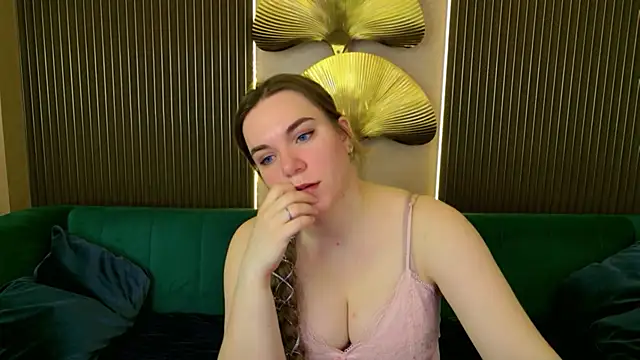 Teona Owenss online show from 04-06-26, 06:25