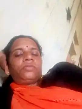 Snapshot of Anitarakkoli chatting on 05-13-26, 09:28 Anitarakkoli online show from 05-13-26, 09:28