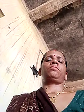 Snapshot of Anitarakkoli chatting on 05-15-26, 06:09 Anitarakkoli online show from 05-15-26, 06:09