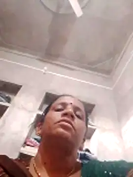 Snapshot of Anitarakkoli chatting on 05-18-26, 06:19 Anitarakkoli online show from 05-18-26, 06:19