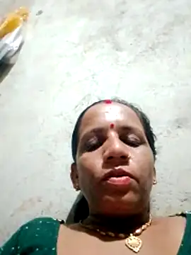 Snapshot of Anitarakkoli chatting on 05-20-26, 04:46 Anitarakkoli online show from 05-20-26, 04:46