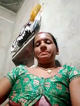 Snapshot of Anitarakkoli chatting on 05-21-26, 04:58 Anitarakkoli online show from 05-21-26, 04:58