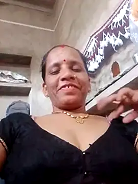 Snapshot of Anitarakkoli chatting on 05-27-26, 05:48 Anitarakkoli online show from 05-27-26, 05:48