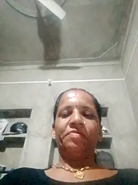 Snapshot of Anitarakkoli chatting on 05-27-26, 10:18 Anitarakkoli online show from 05-27-26, 10:18