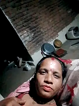 Snapshot of Anitarakkoli chatting on 05-31-26, 06:09 Anitarakkoli online show from 05-31-26, 06:09